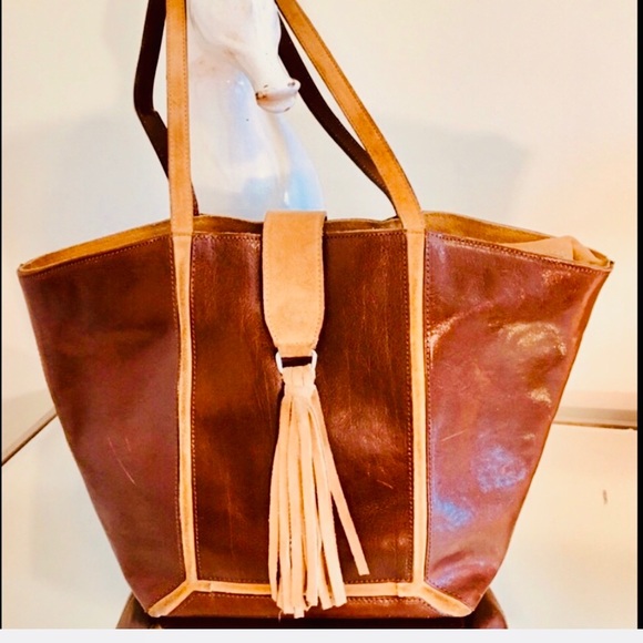 CLAUDIA FIRENZE Handbags - CLAUDIA FIRENZE PURSE 👜